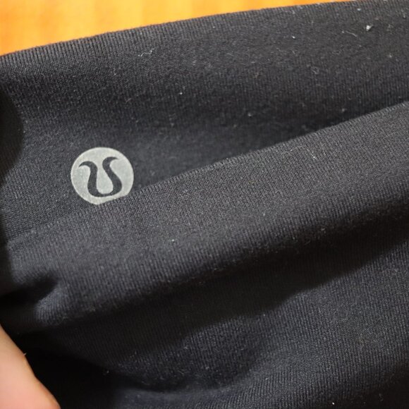 lululemon Scalloped Leg Cropped Legging no size dot est 10 - Picture 9 of 9